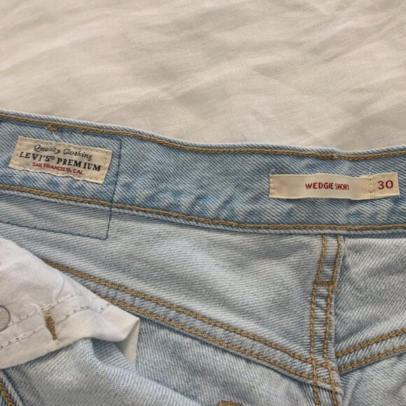 Levi's Wedgie jean cut-off shorts - Picture 3 of 3
